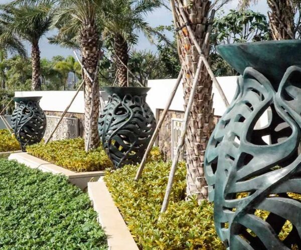 1 Outdoor Leaf Pattern Garden Metal Planters Sculpture