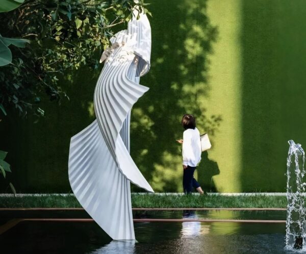 garden sculpture